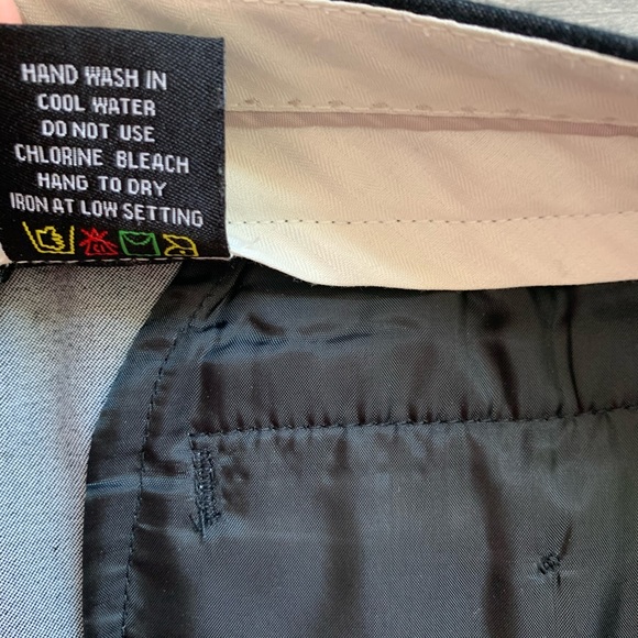 Black Cropped Pants Size 6 - Picture 4 of 7